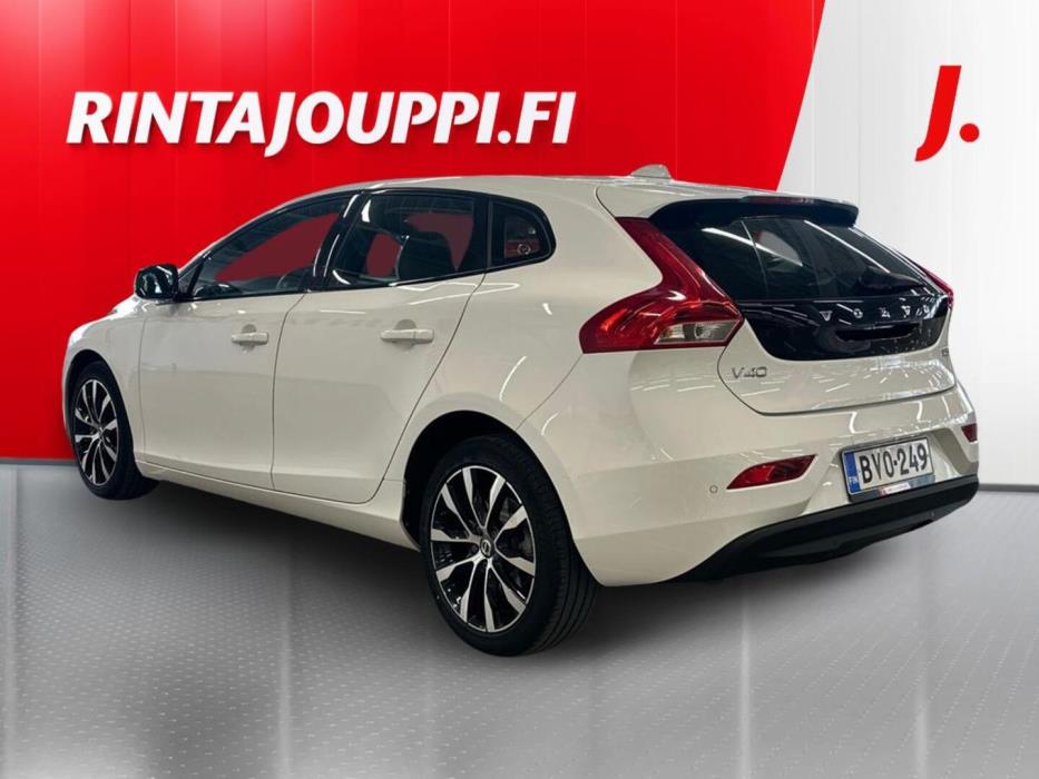 VOLVO V40 2019