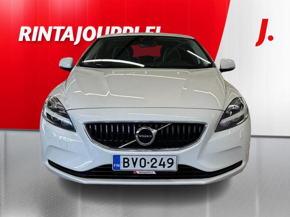VOLVO V40 2019