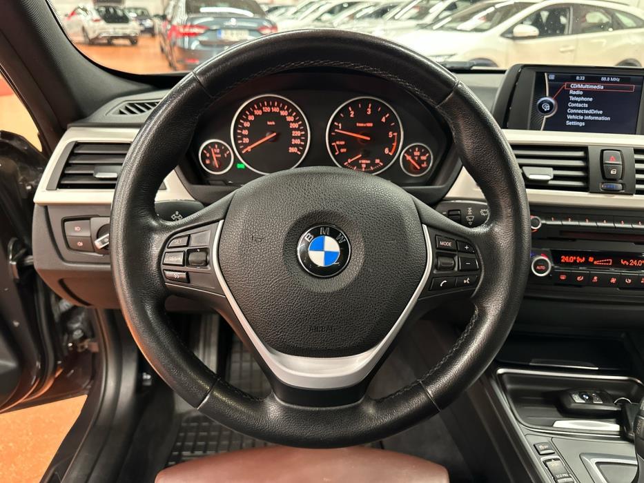 BMW 330 2013