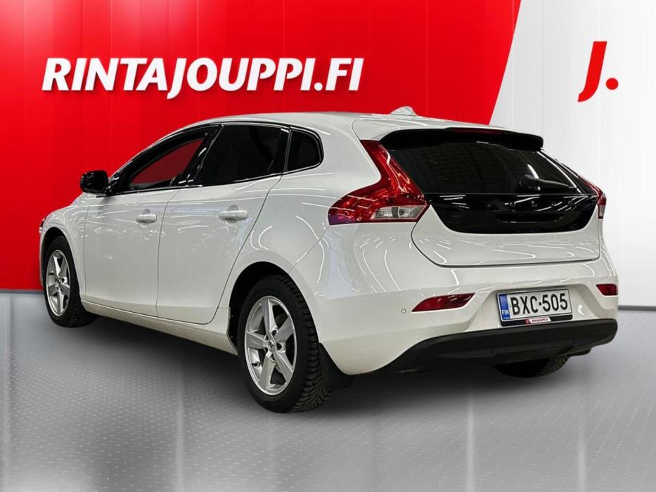 VOLVO V40 2019