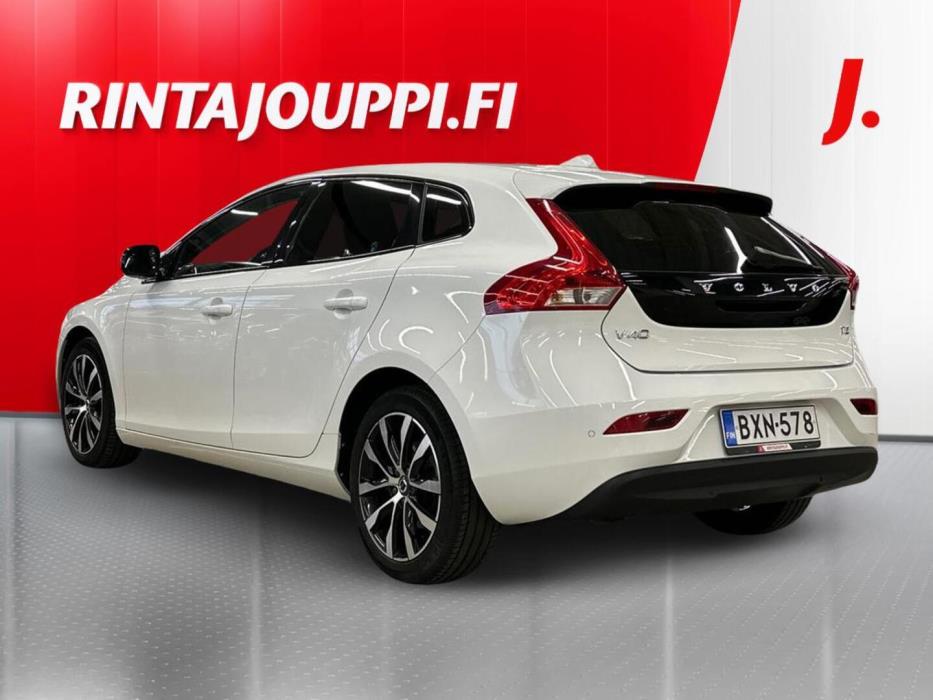 VOLVO V40 2019