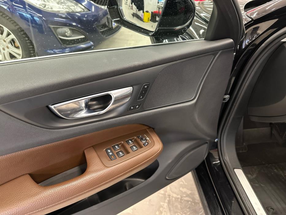 VOLVO V60 2019