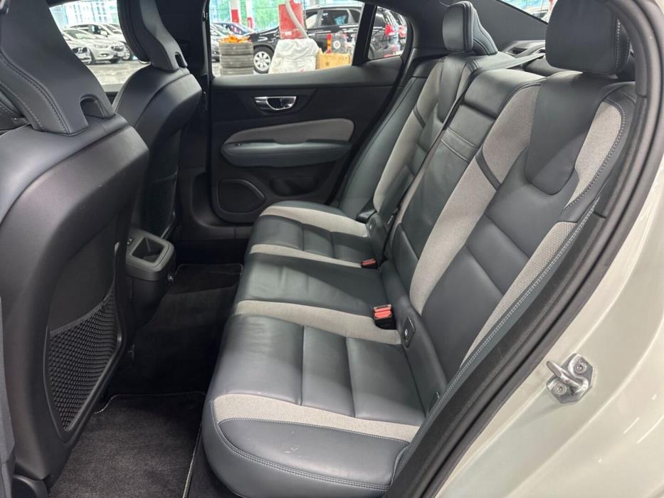 VOLVO S60 2019