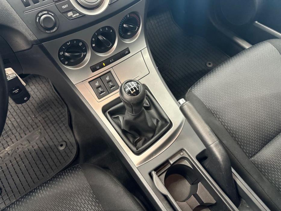 MAZDA Mazda3 2010