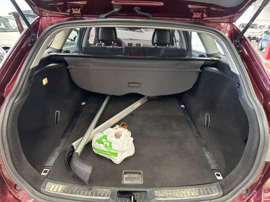 TOYOTA Avensis 2012