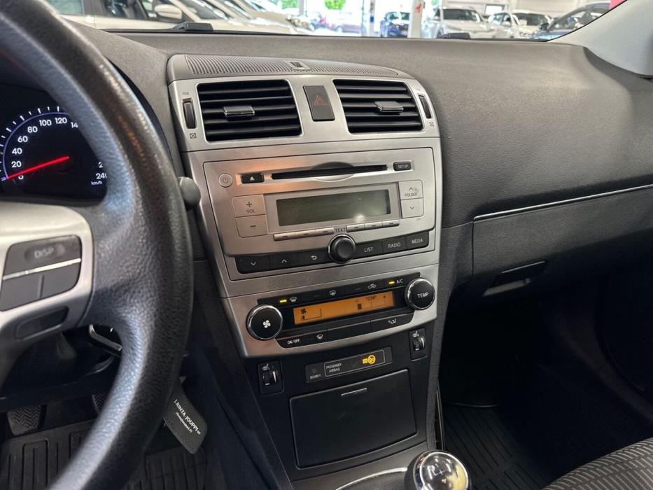 TOYOTA Avensis 2012