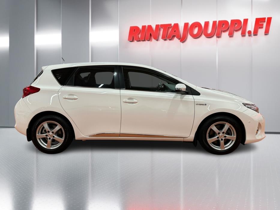 TOYOTA Auris 2013