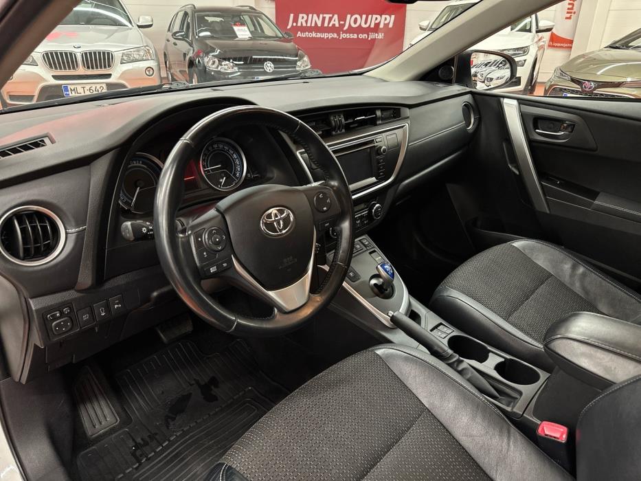 TOYOTA Auris 2013