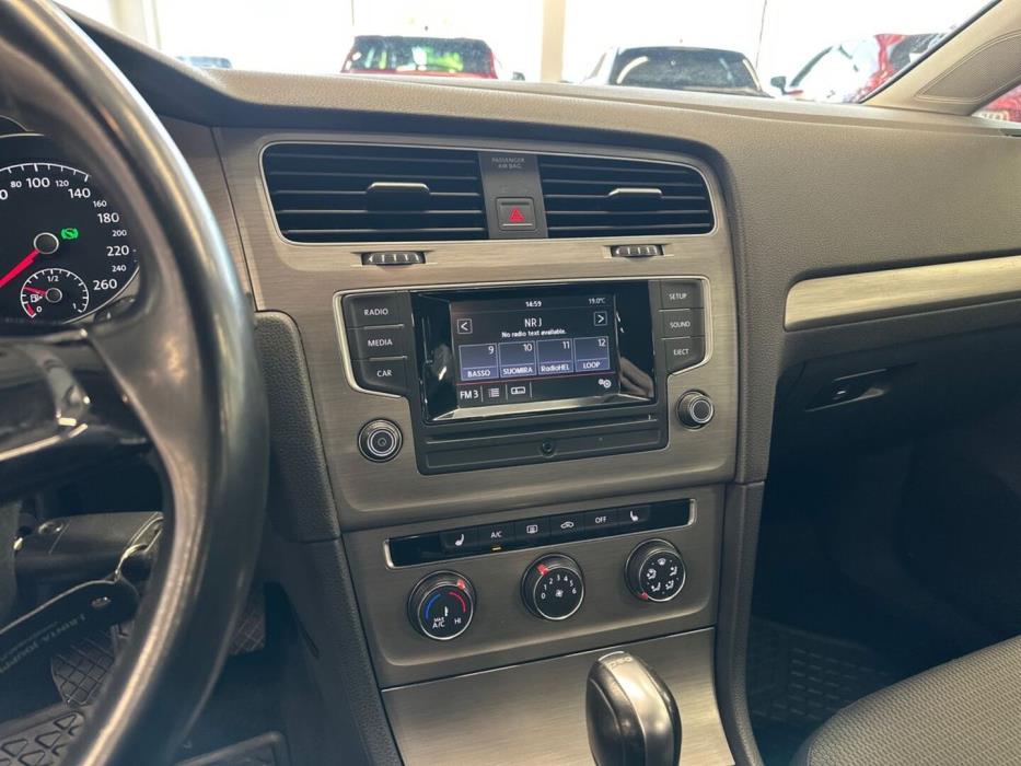 VOLKSWAGEN Golf 2015