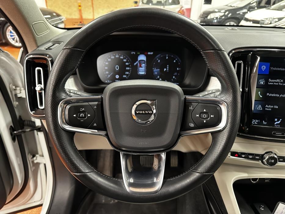VOLVO XC40 2018