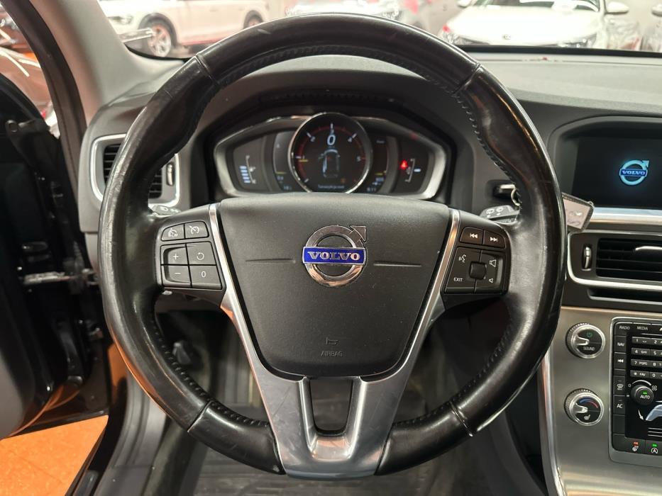 VOLVO V60 2016