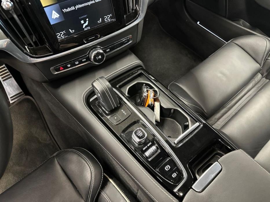 VOLVO S90 2021