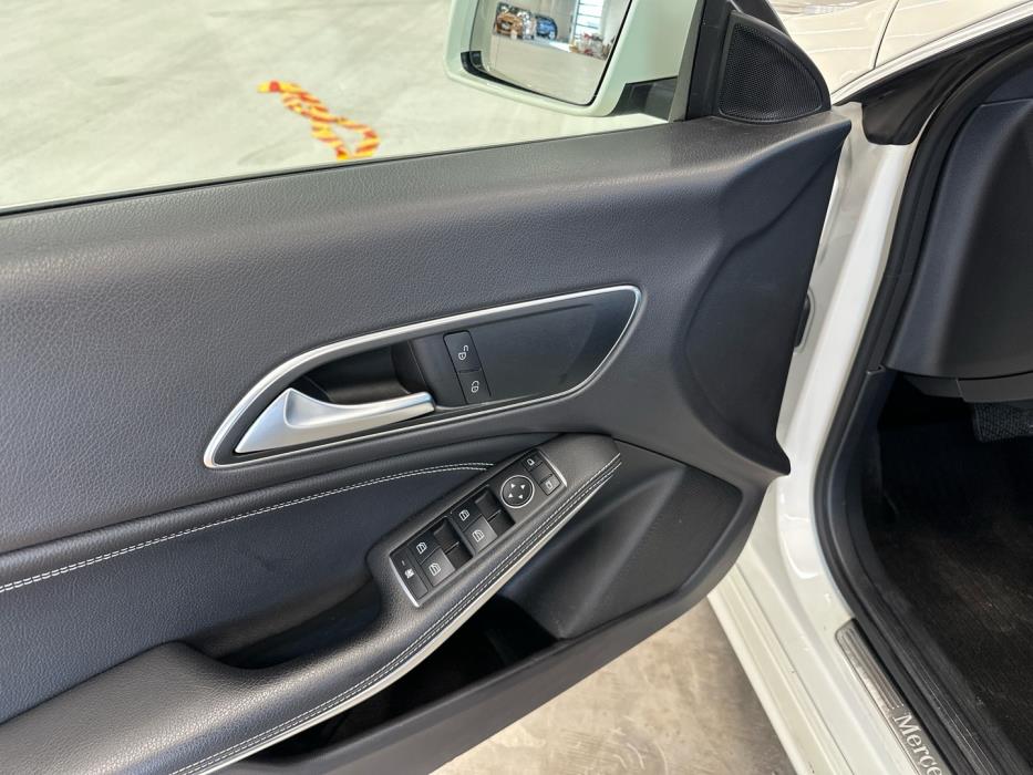 MERCEDES-BENZ CLA 2015