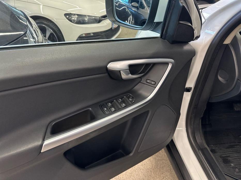 VOLVO XC60 2011
