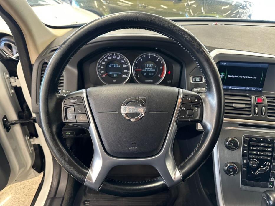 VOLVO XC60 2011