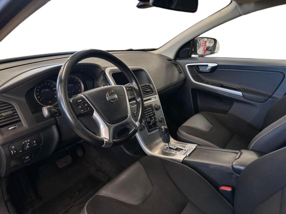 VOLVO XC60 2011