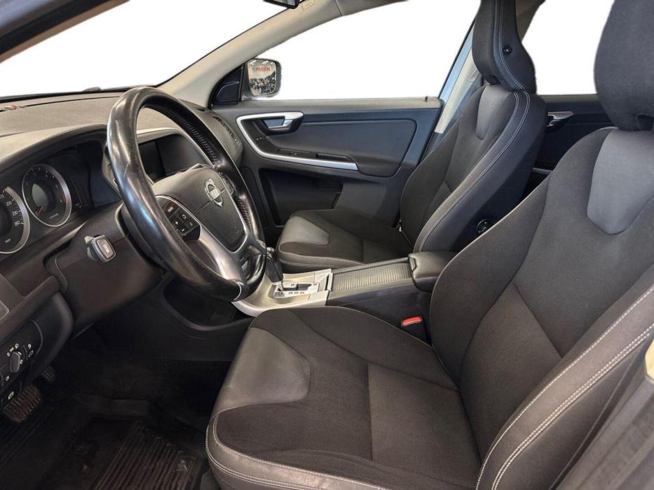VOLVO XC60 2011