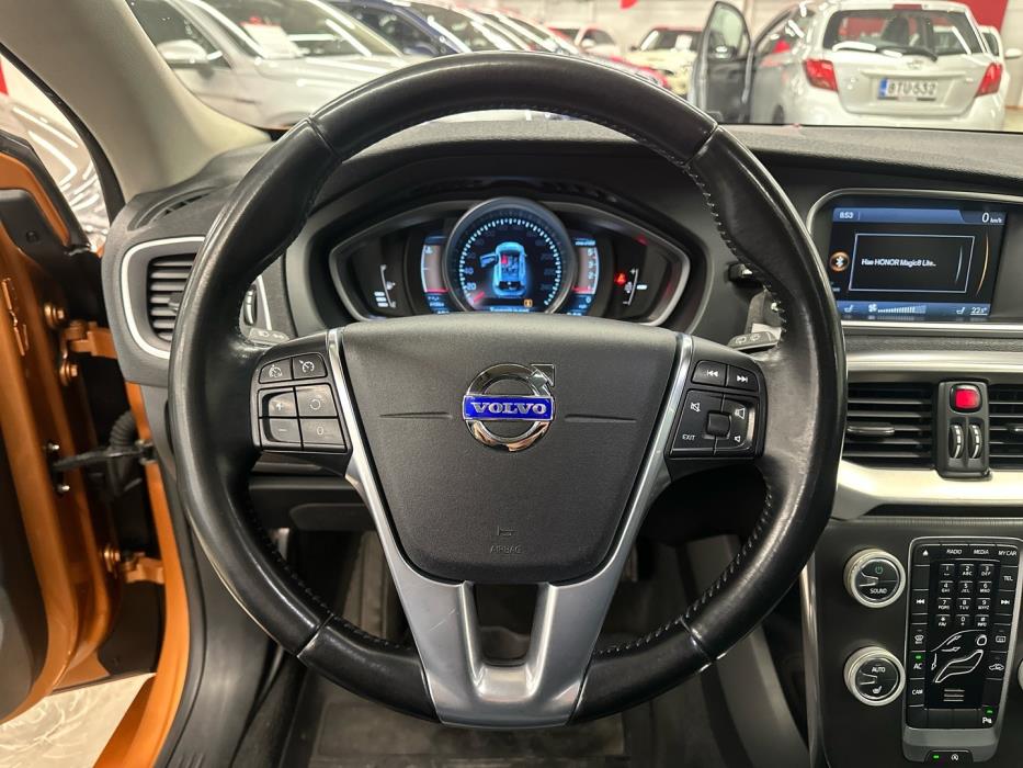 VOLVO V40 2012