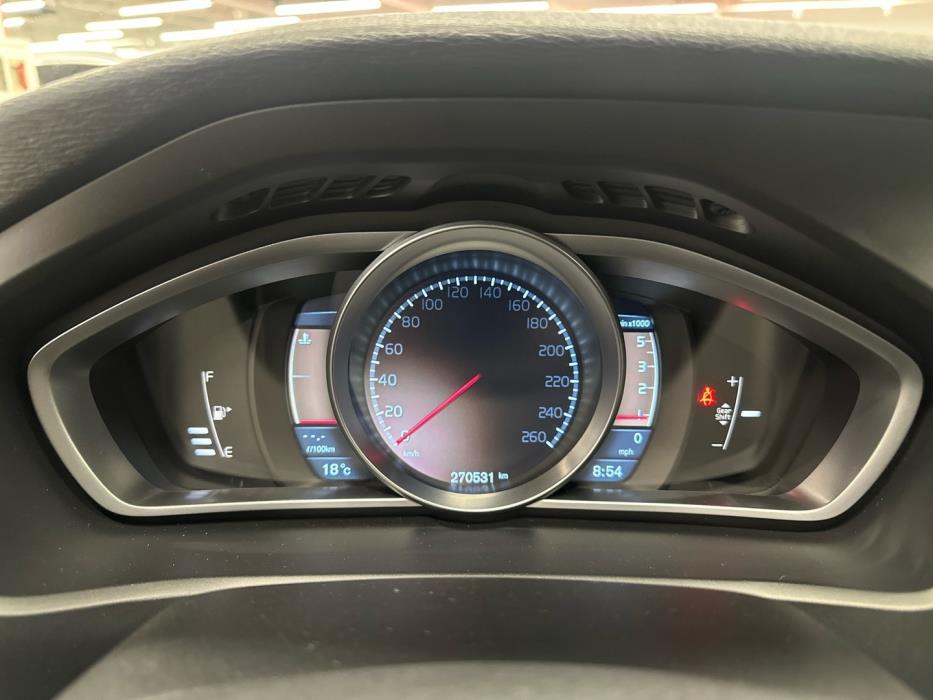 VOLVO V40 2012