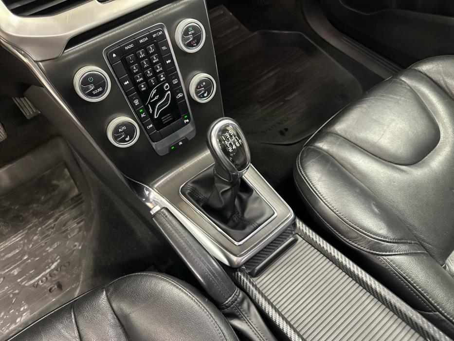 VOLVO V40 2012