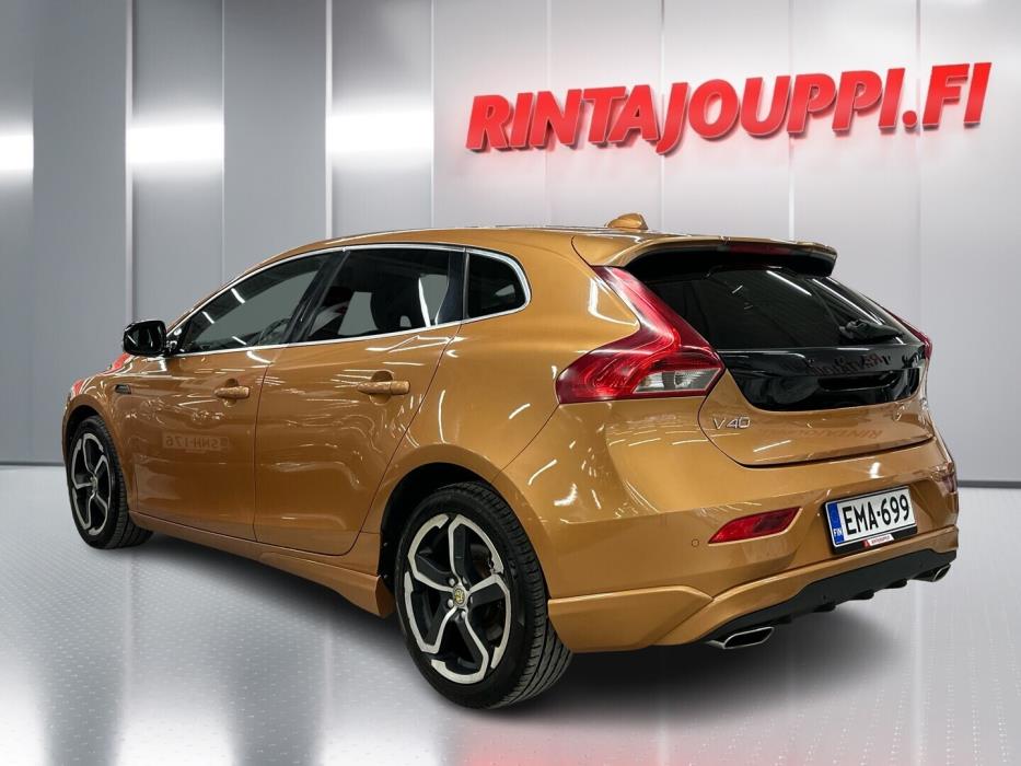 VOLVO V40 2012