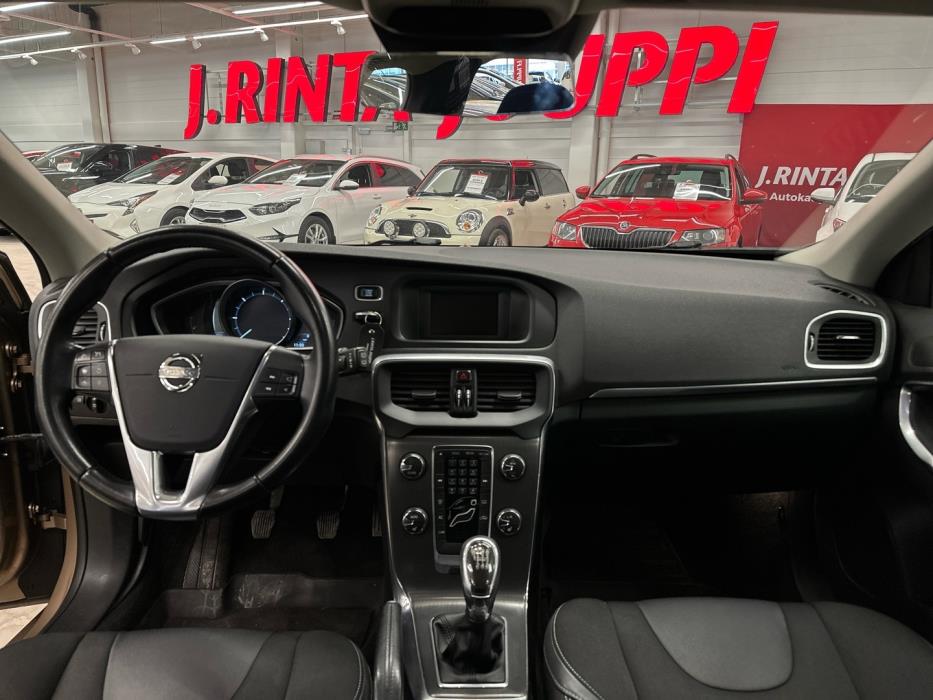 VOLVO V40 2012