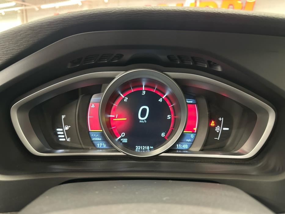 VOLVO V40 2012