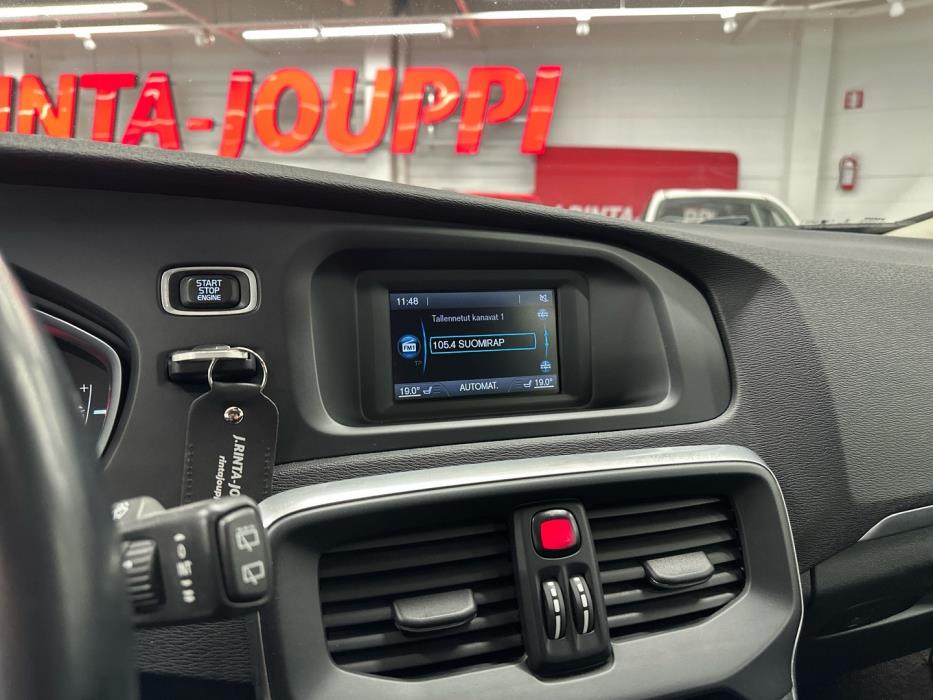 VOLVO V40 2012