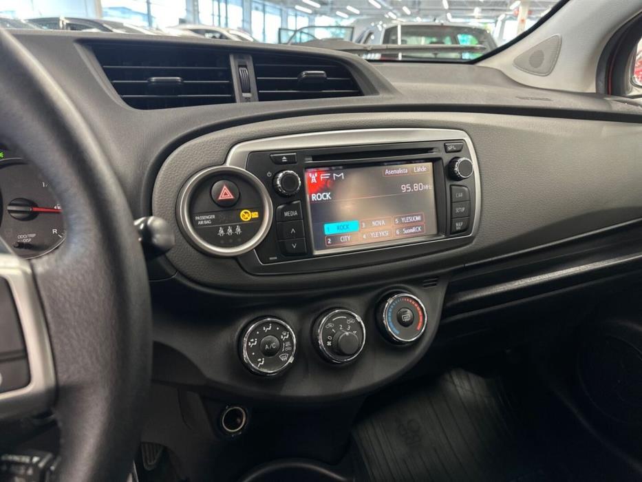 TOYOTA Yaris 2014