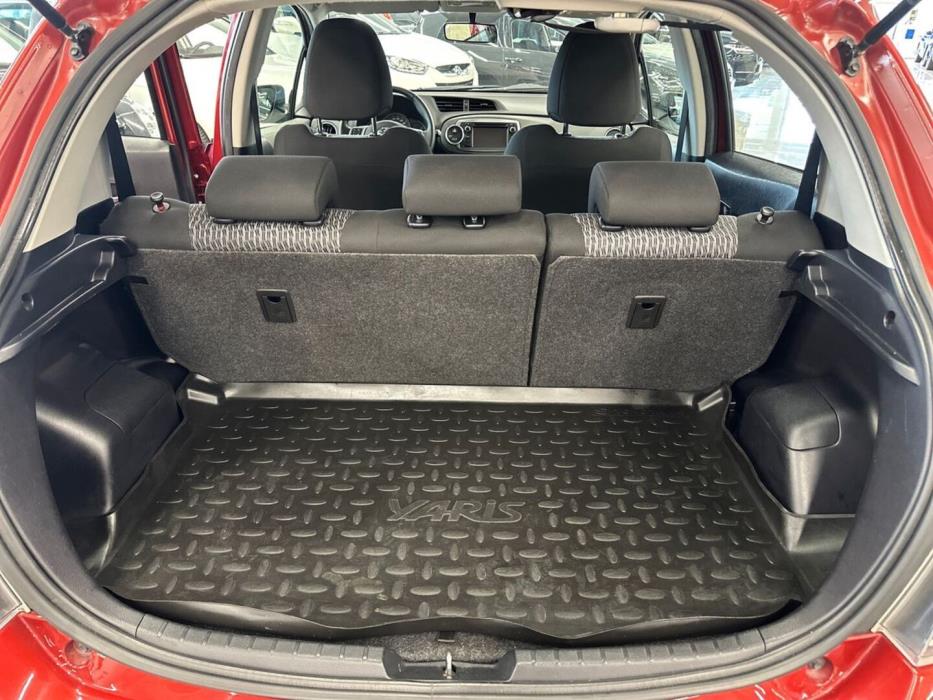 TOYOTA Yaris 2014