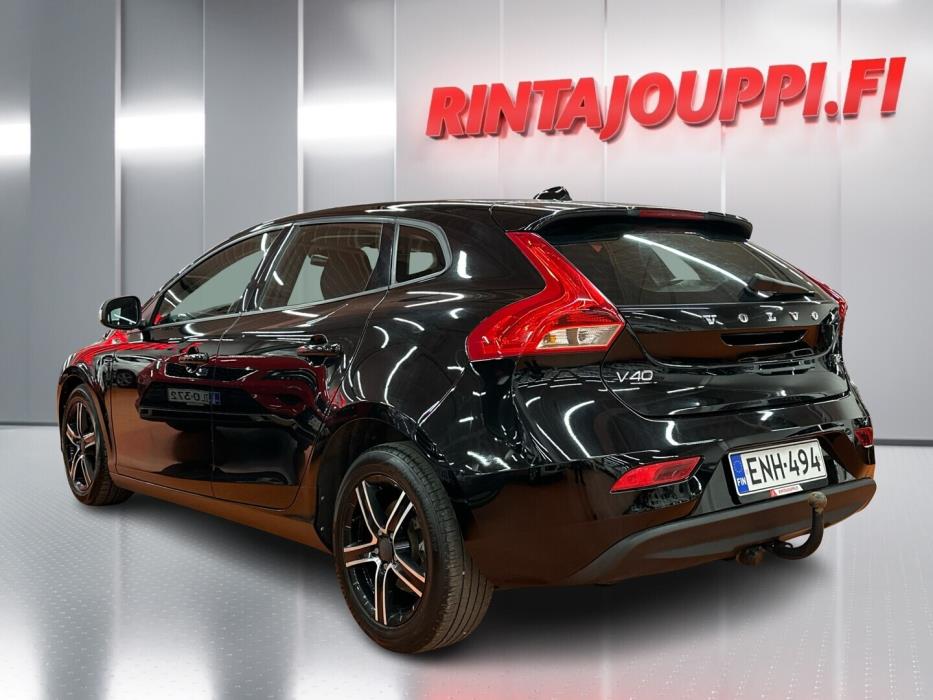 VOLVO V40 2015