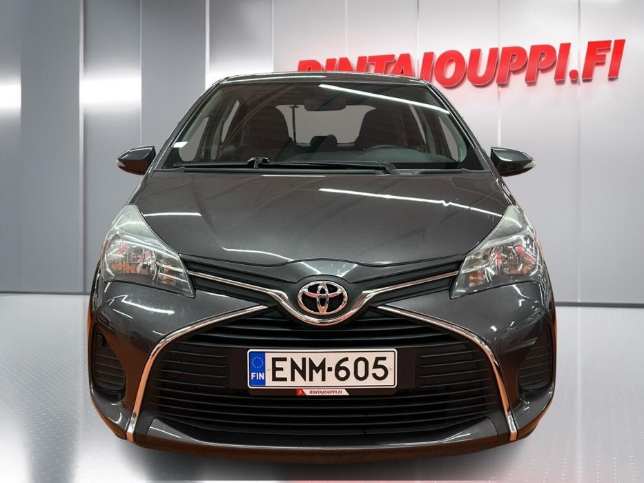 TOYOTA Yaris 2015