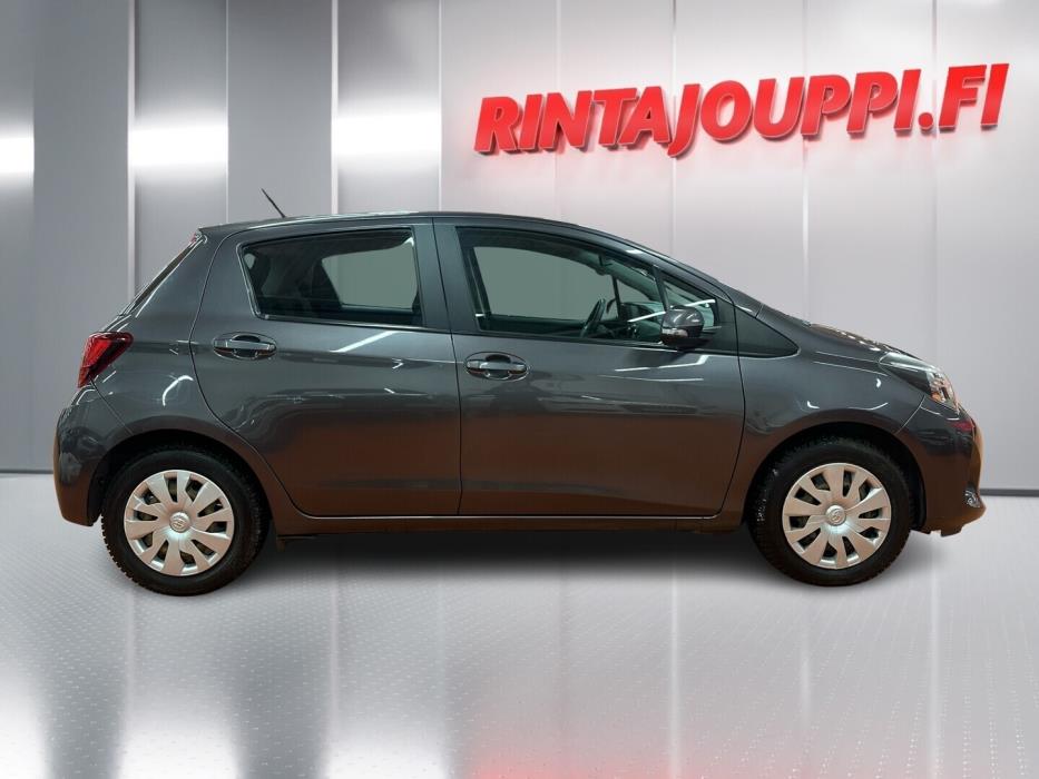 TOYOTA Yaris 2015