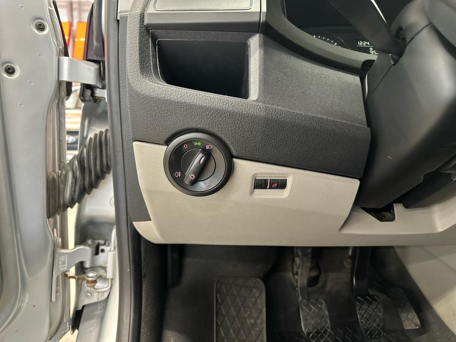 VOLKSWAGEN Transporter 2017