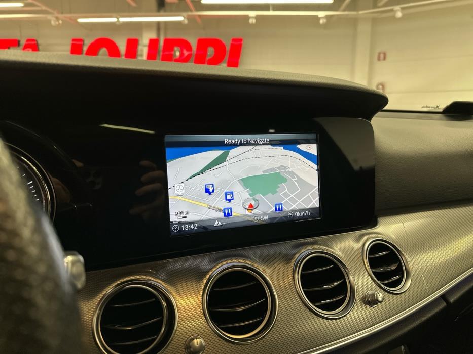 MERCEDES-BENZ E 2017