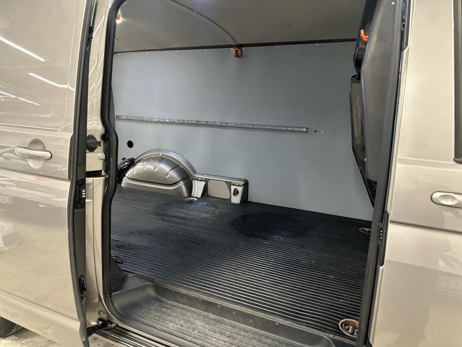 VOLKSWAGEN Transporter 2018