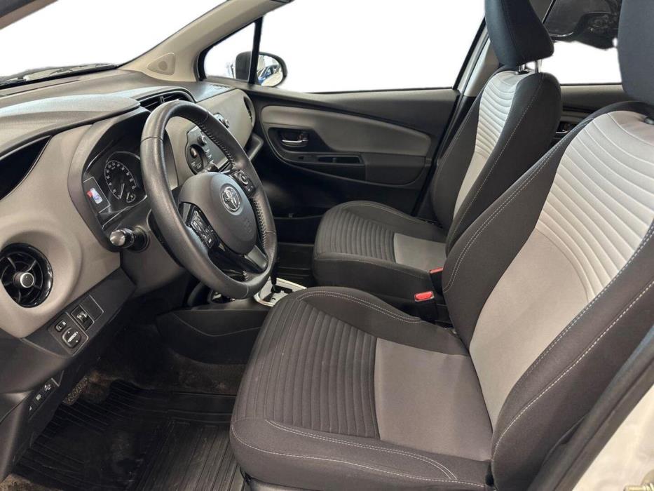 TOYOTA Yaris 2020