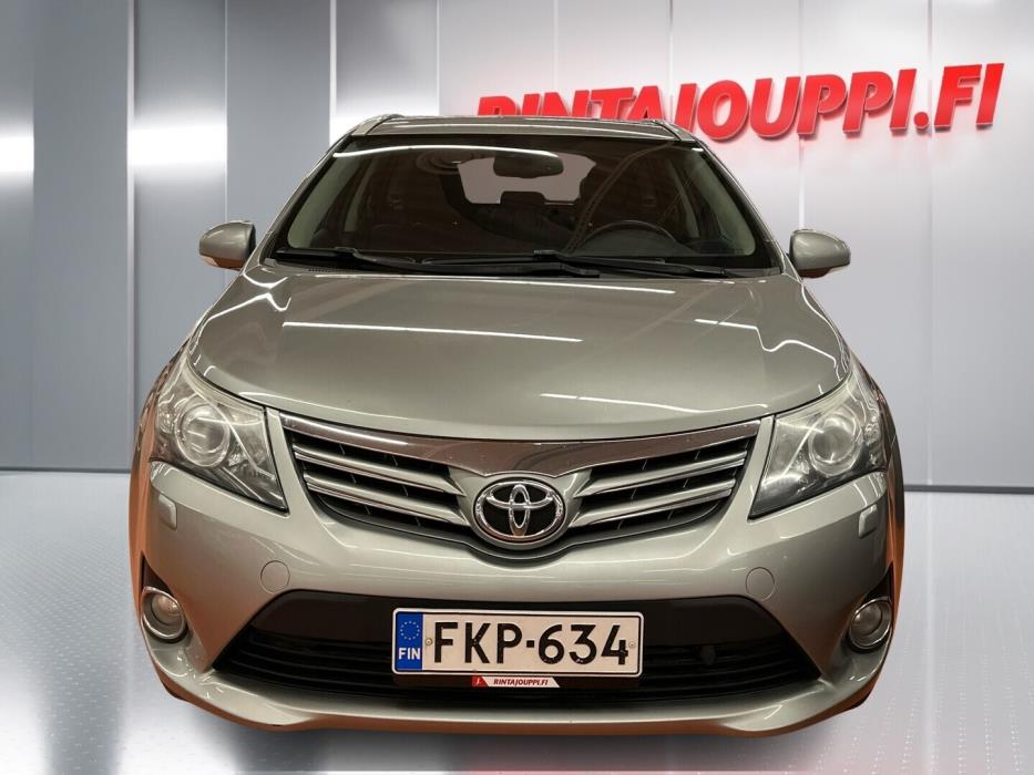 TOYOTA Avensis 2012
