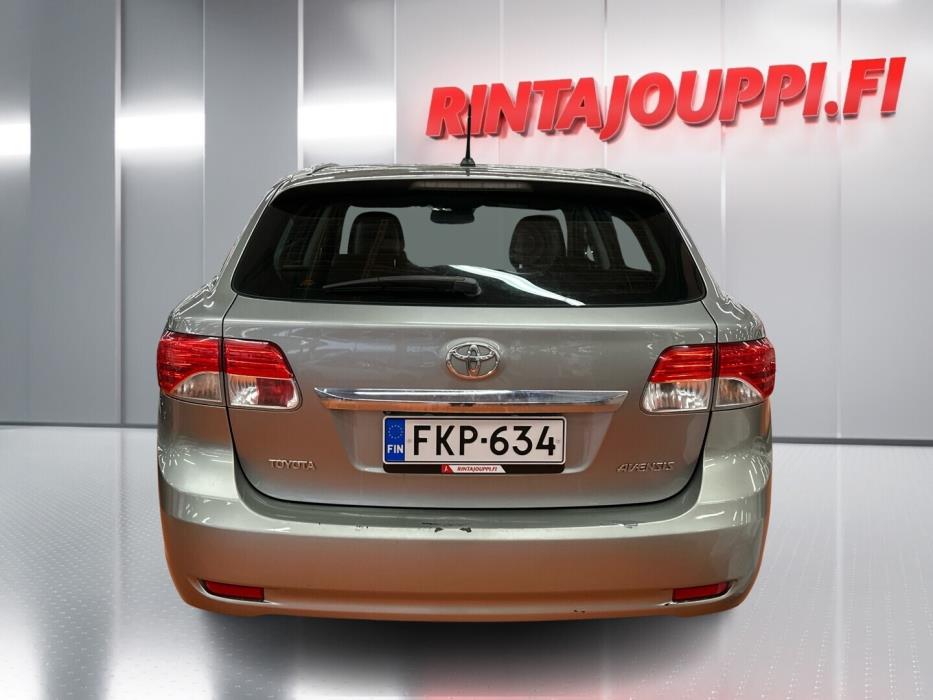 TOYOTA Avensis 2012
