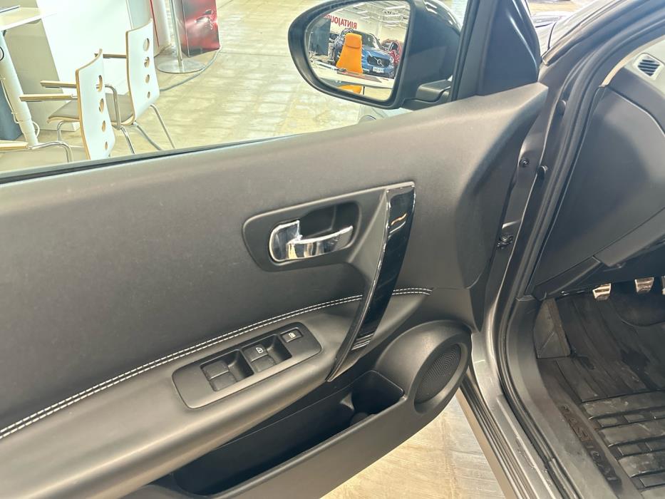 NISSAN Qashqai 2013