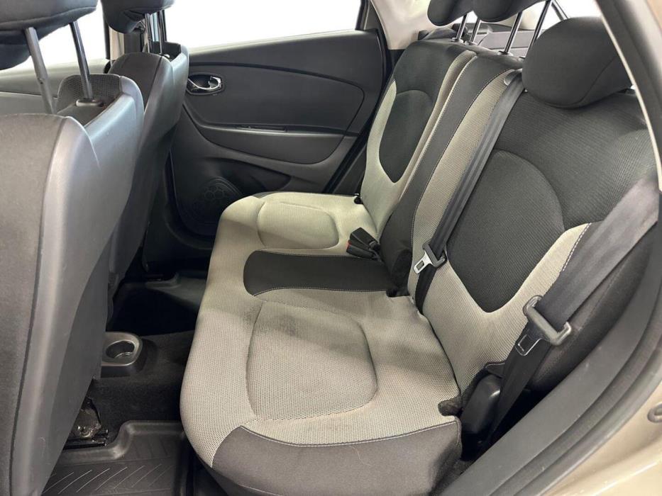 RENAULT Captur 2015