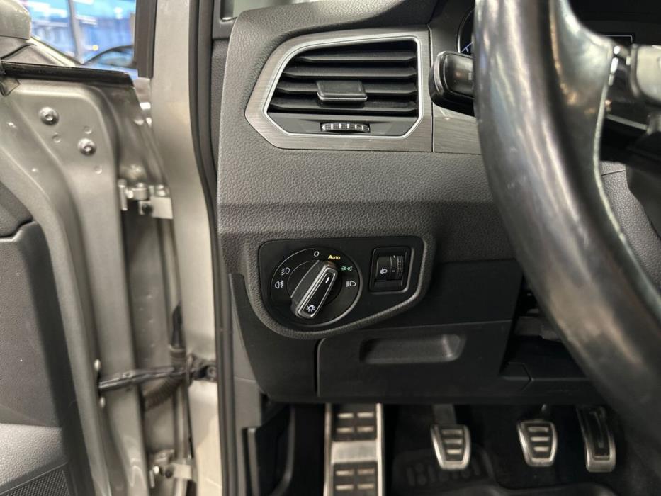 VOLKSWAGEN Golf Sportsvan 2016