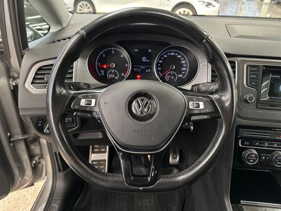 VOLKSWAGEN Golf Sportsvan 2016