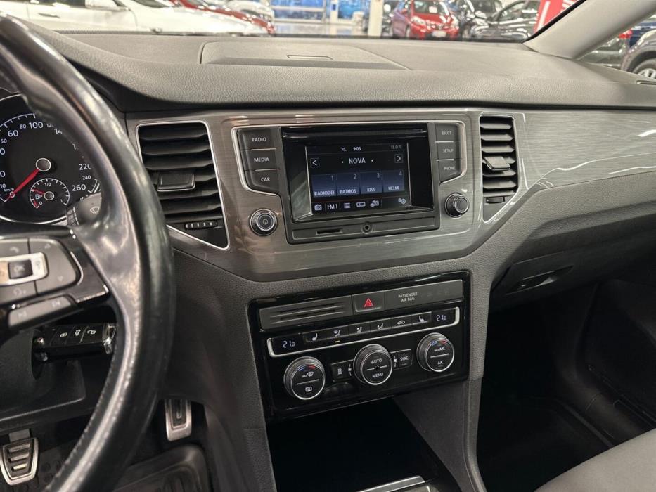 VOLKSWAGEN Golf Sportsvan 2016