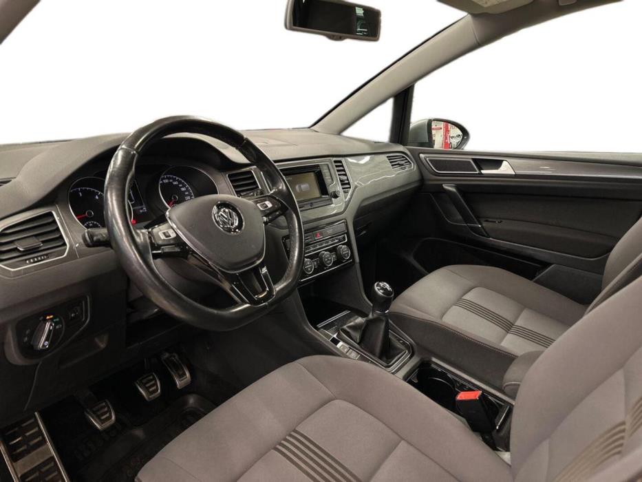 VOLKSWAGEN Golf Sportsvan 2016