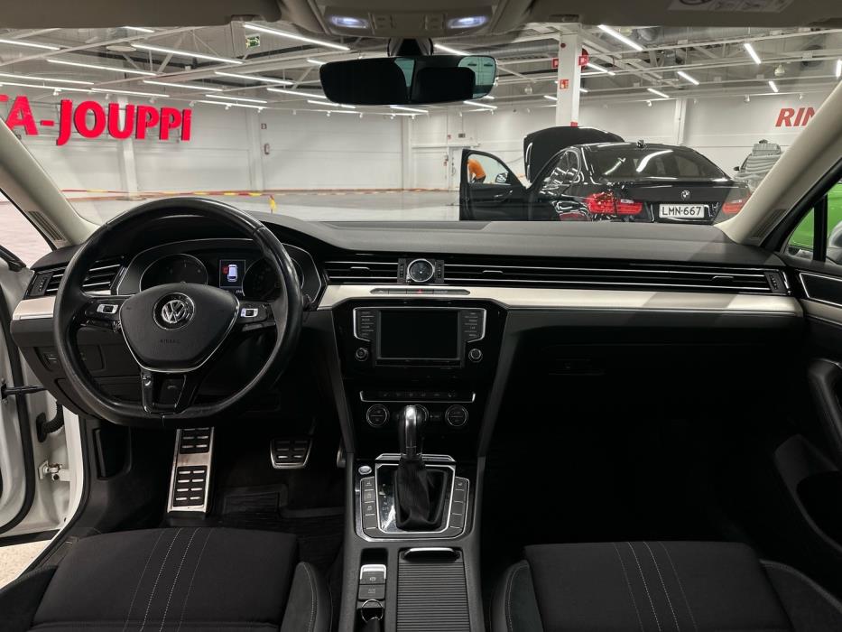 VOLKSWAGEN Passat 2016