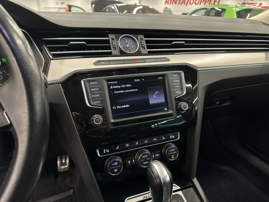 VOLKSWAGEN Passat 2016