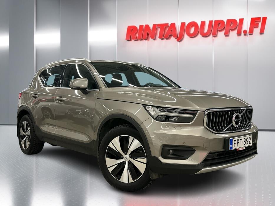 VOLVO XC40 2021