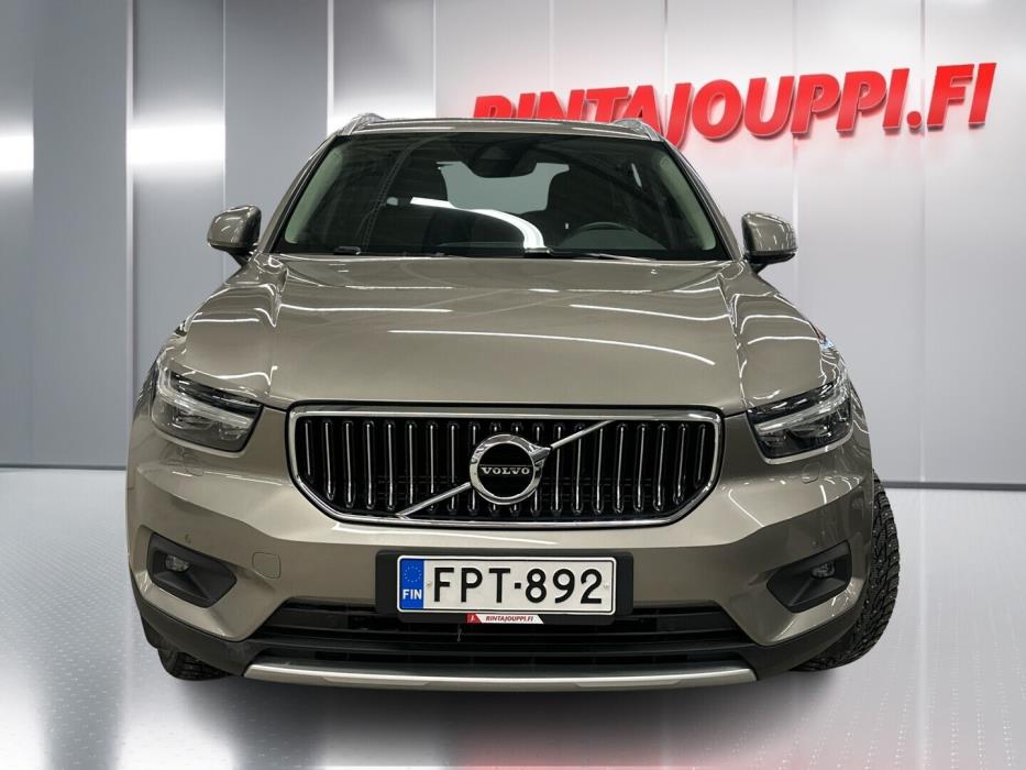 VOLVO XC40 2021