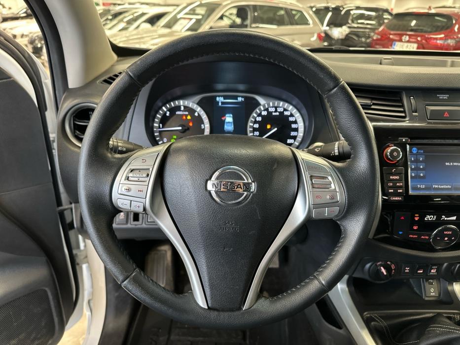 NISSAN Navara 2017